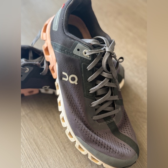 On cloudflow Running Women's Charcoal and Coral Sneakers - Picture 11 of 11